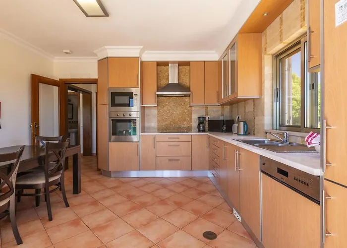 Joana By Select * 알부페이라